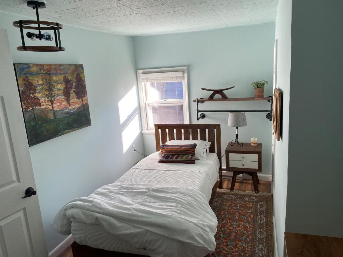 Boho-Chic Travel Pad - Unit 2 Apartment Bloomington Luaran gambar