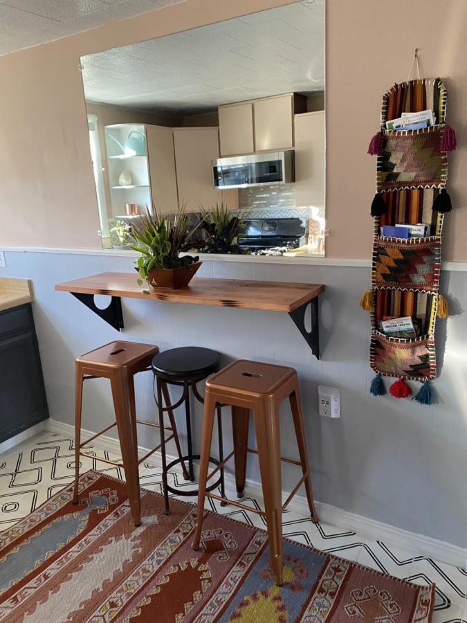 Boho-Chic Travel Pad - Unit 2 Apartment Bloomington Luaran gambar