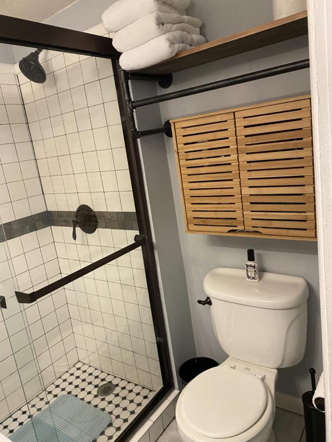Boho-Chic Travel Pad - Unit 2 Apartment Bloomington Luaran gambar