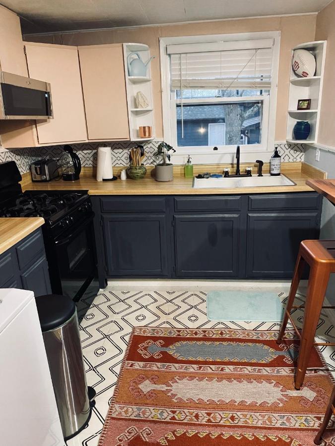 Boho-Chic Travel Pad - Unit 2 Apartment Bloomington Luaran gambar