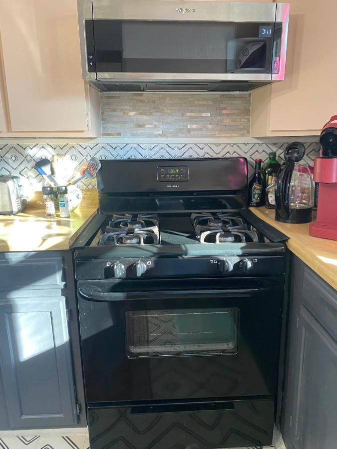 Boho-Chic Travel Pad - Unit 2 Apartment Bloomington Luaran gambar