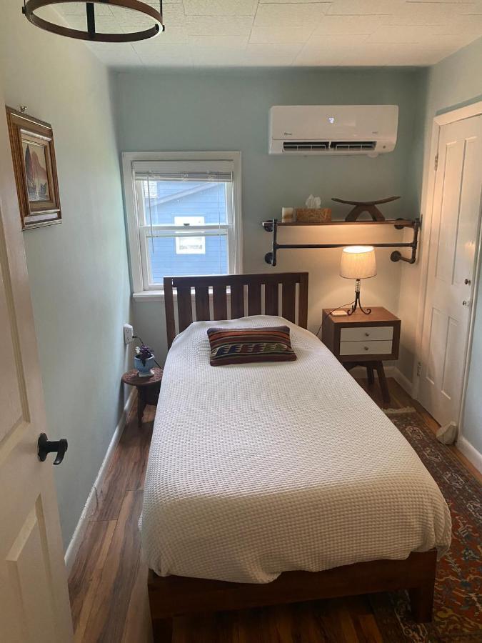 Boho-Chic Travel Pad - Unit 2 Apartment Bloomington Luaran gambar
